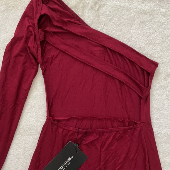 ✨3/$20 PLT Burgundy Open Back Dress - Picture 8 of 9